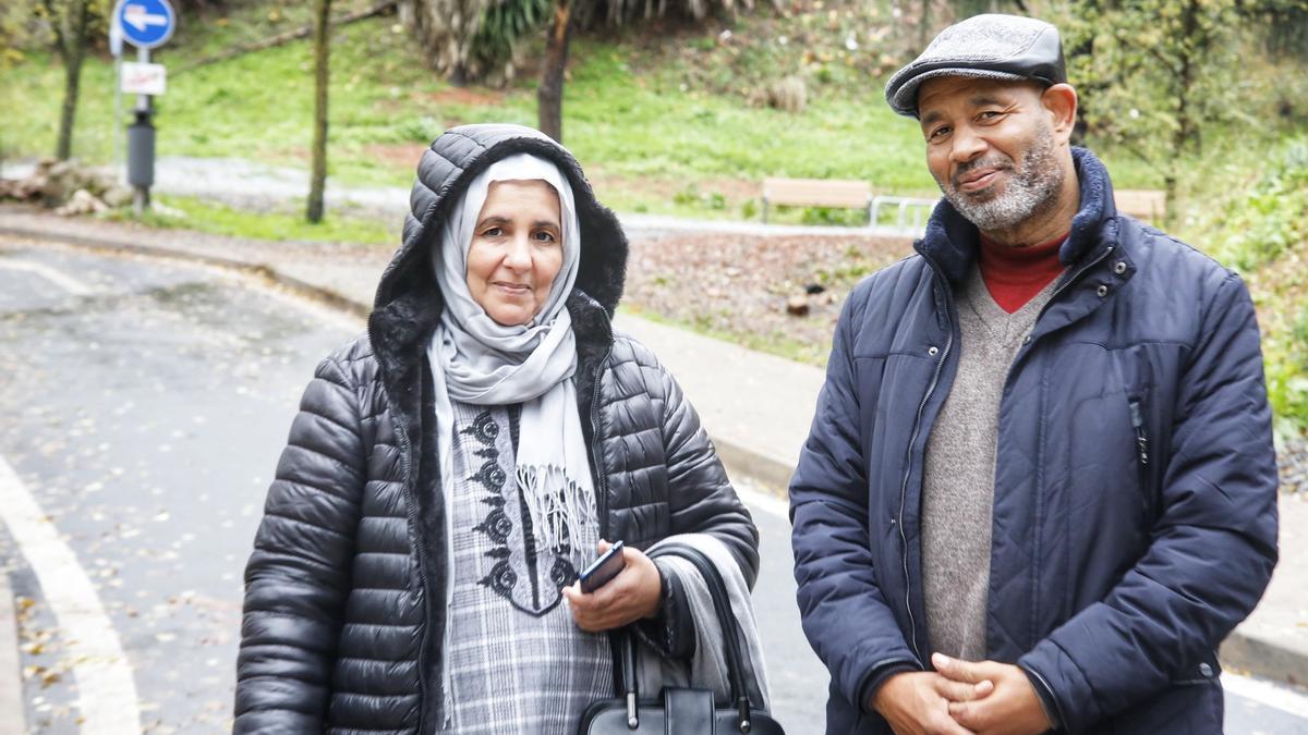 Mostafa Saadaoui y Malika Lwai, durante su primera visita a su nieto, el pasado mes de diciembre.