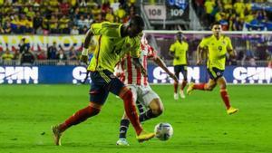 Jhon Jáder Durán jugando con la selección colombiana