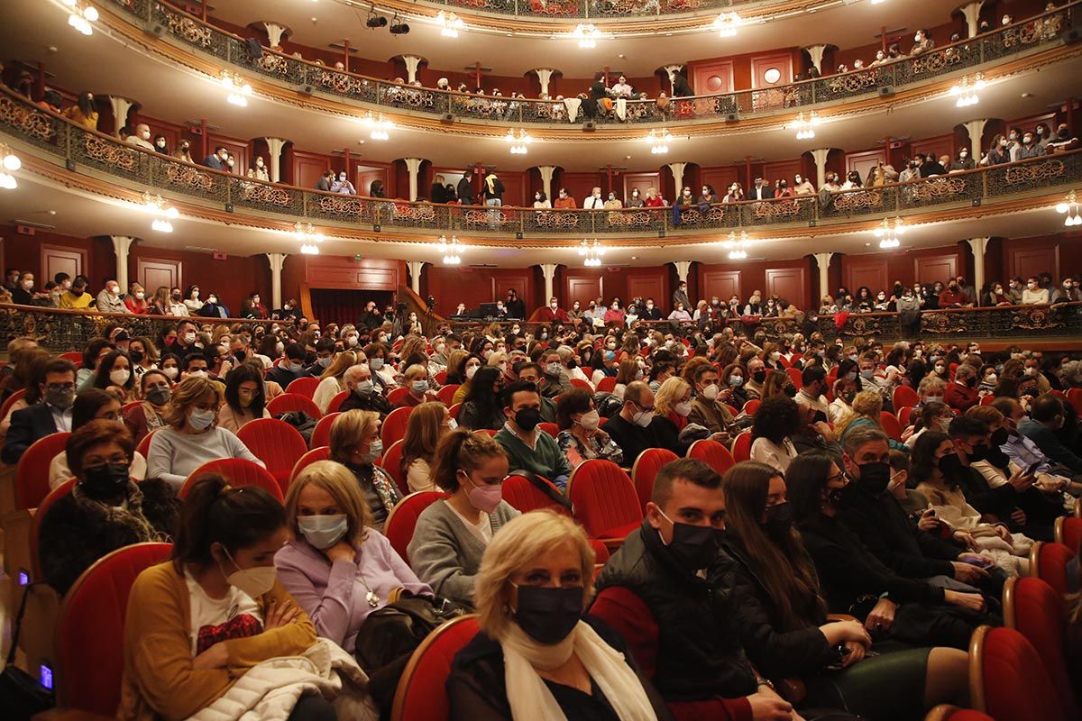 El Lago de los cines en el Gran Teatro de Córdoba