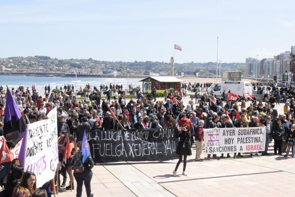 Los sindicatos minoritarios reclaman en Gijón políticas contra la precariedad