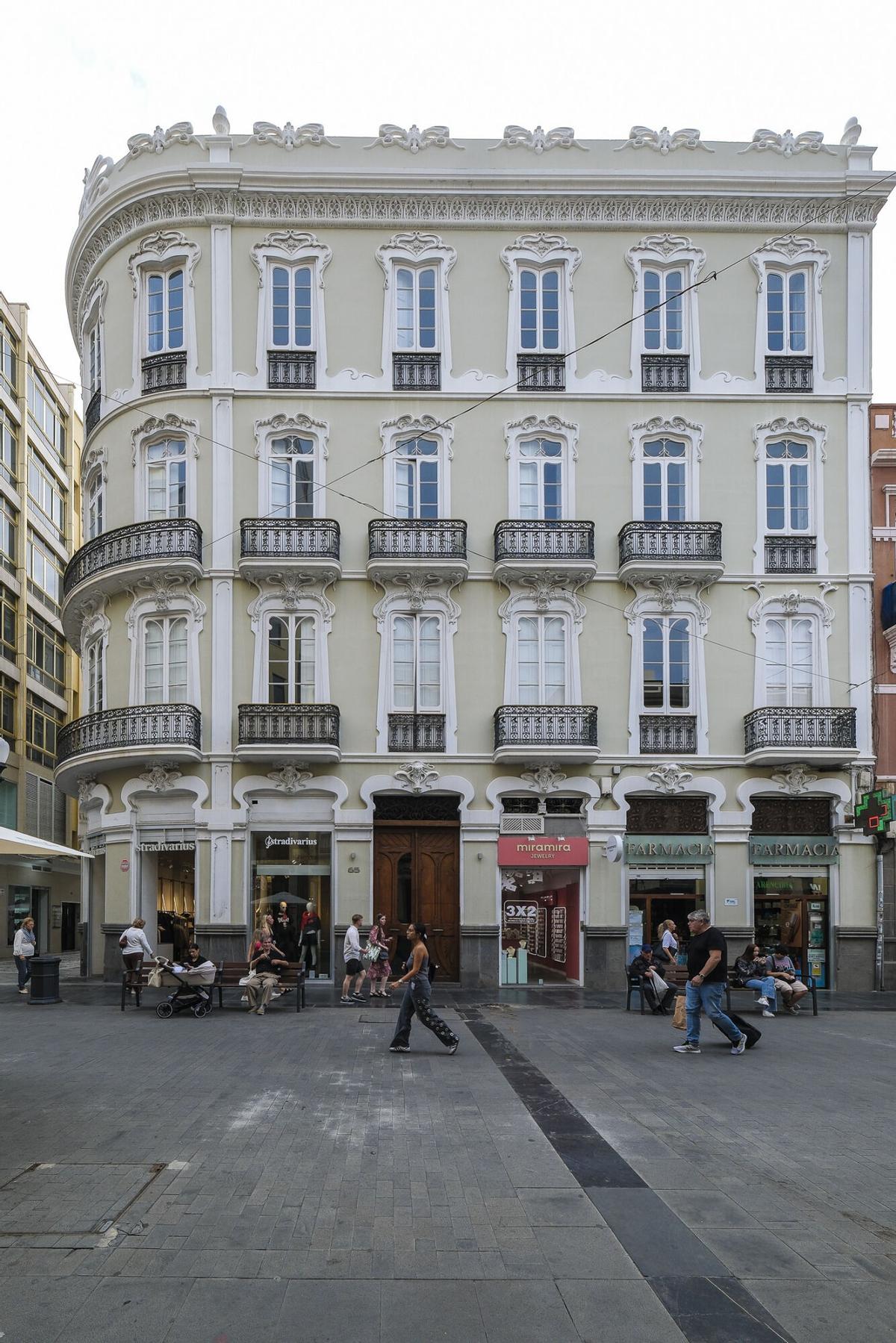 Casa Lleó, en la calle Triana.