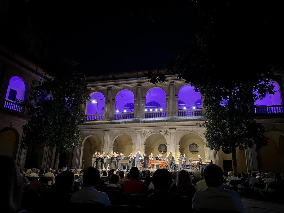 La OBS dirigida por Antonini en el Festival de Granada 2023.