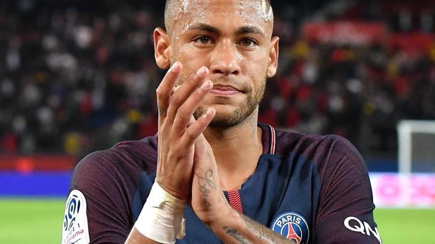 Neymar recibe &quot;con sorpresa&quot; la demanda del Barça