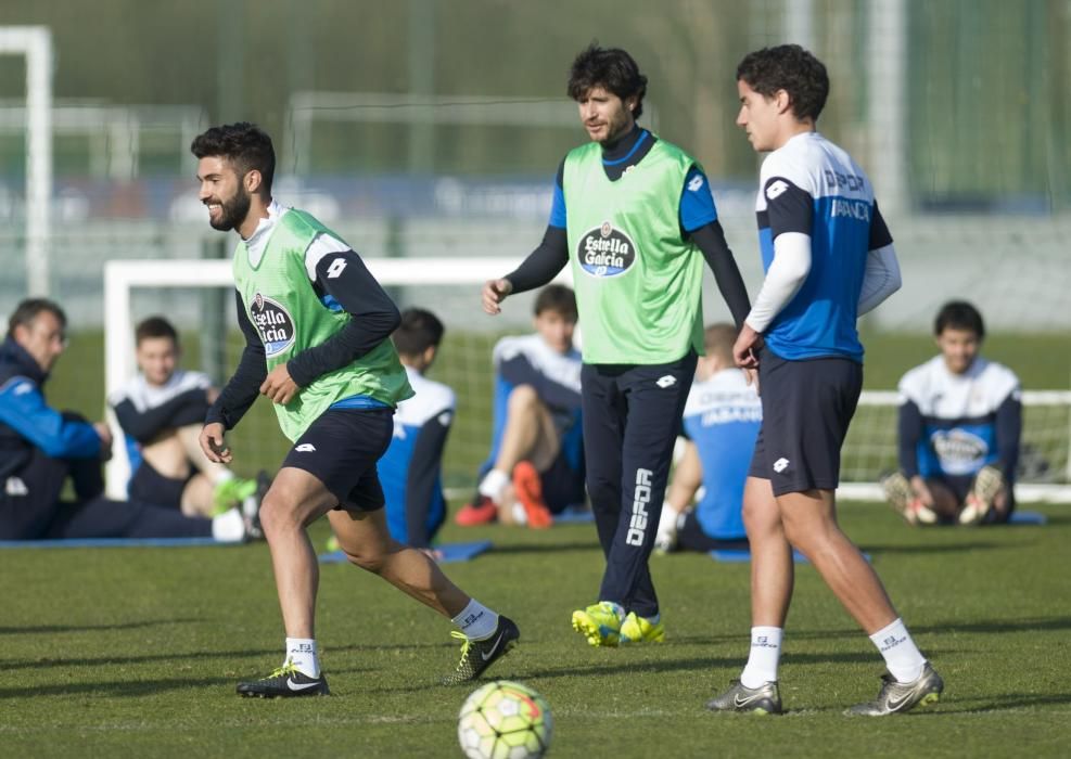 Lucas Pérez comienza la semana con el grupo