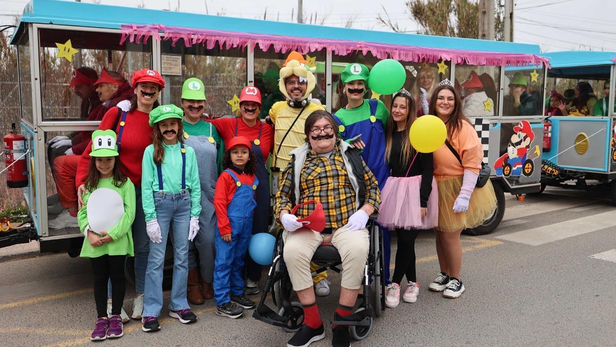 Las imágenes de la rúa de Carnaval de Sant Antoni