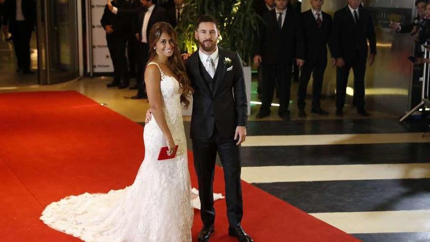 Messi y su mujer, Antonela Roccuzzo tras la boda.