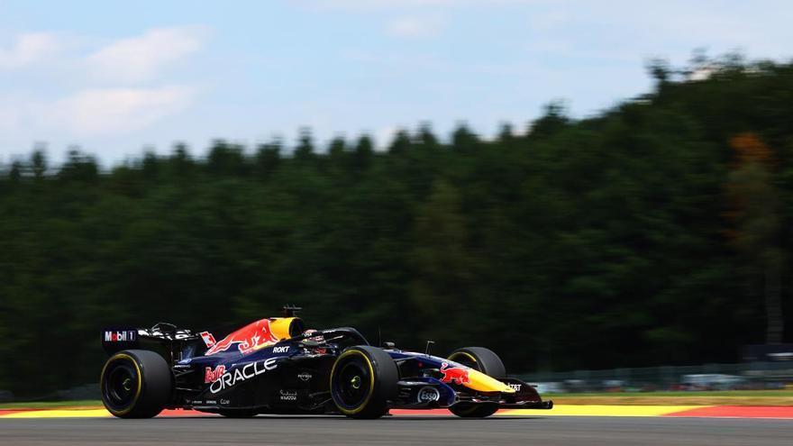 Verstappen lidera los primeros libres en Spa, sin Alonso y con Sainz muy lejos