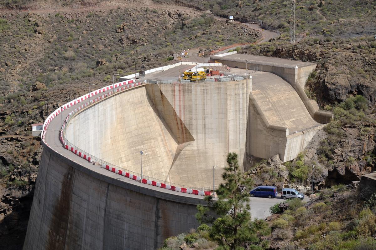 Obras de la central hidroeléctrica de bombeo reversible de Salto de Chira