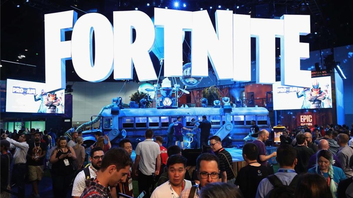 Uno de los estands de la feria E3 de Los Angeles con el juego Fortnite.