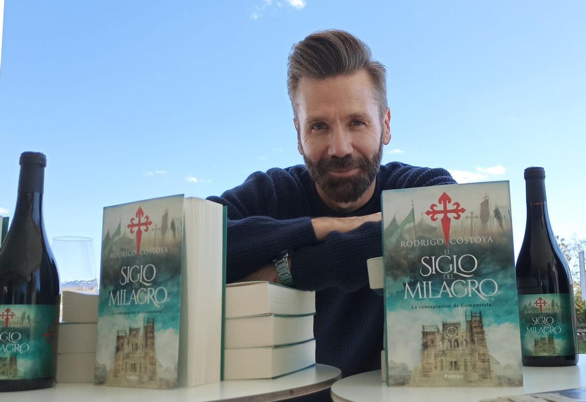 El escritor Rodrigo Costoya.