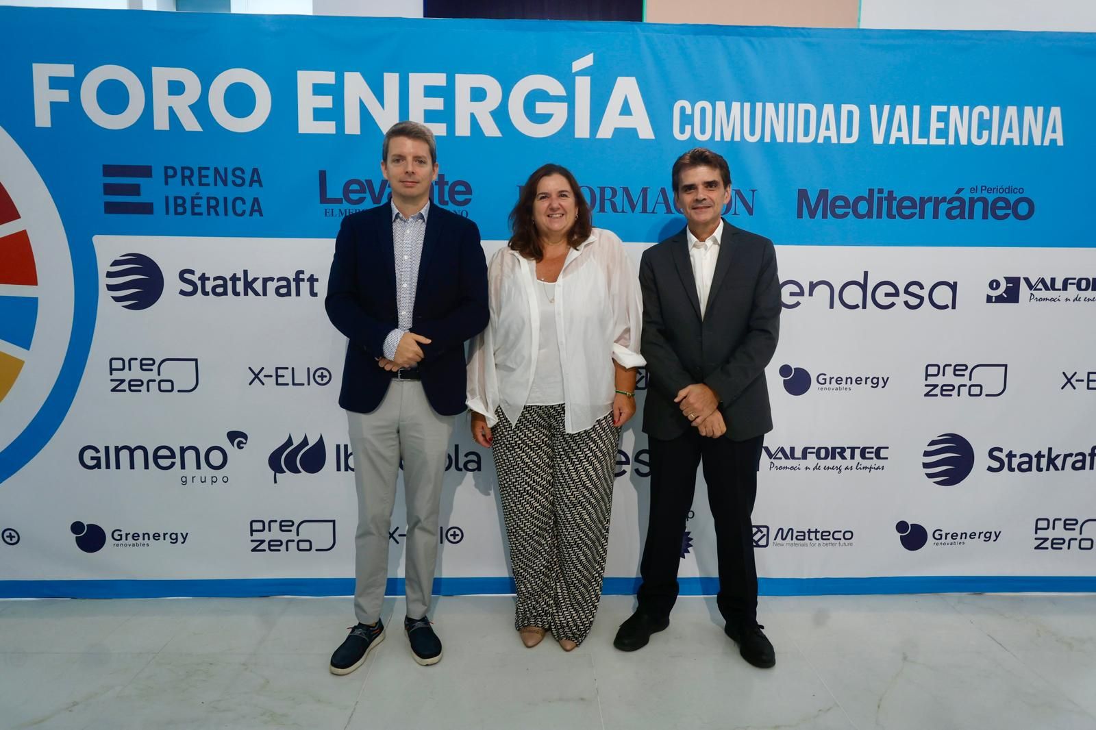 Llegada de los asistentes a la segunda edición del Foro de Energía en la Comunitat Valenciana