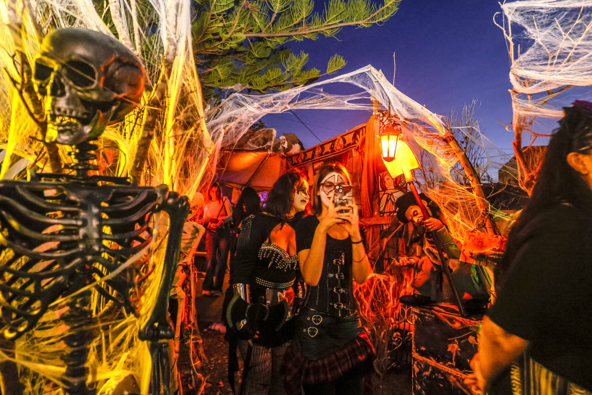 PALMA, CASA DE BITELCHUS EN PALMANYOLA, HALLOWEEN.