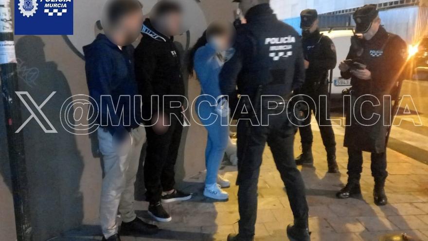Varios menores detenidos por robar en tiendas del centro de Murcia