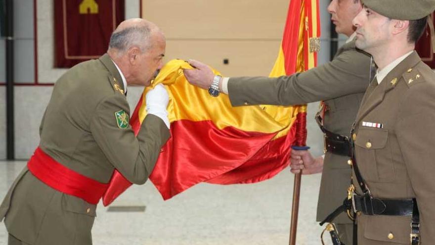 El general Francisco Javier Abajo Merino, a la izquierda de la imagen.