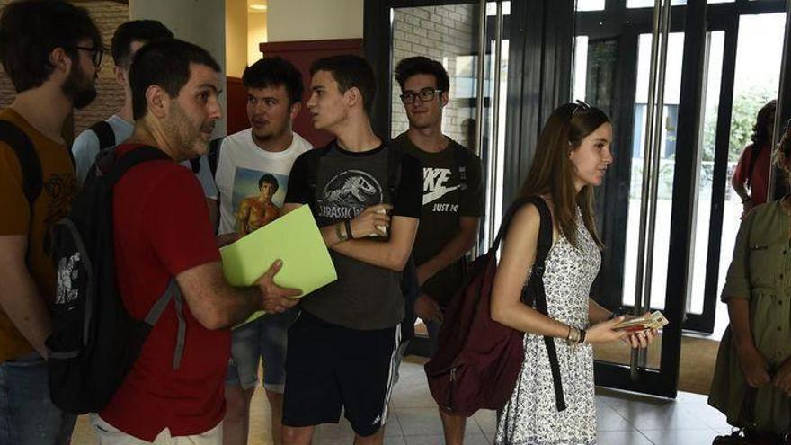 Reparto de geles y mascarillas para los alumnos que hagan Selectividad en Castellón