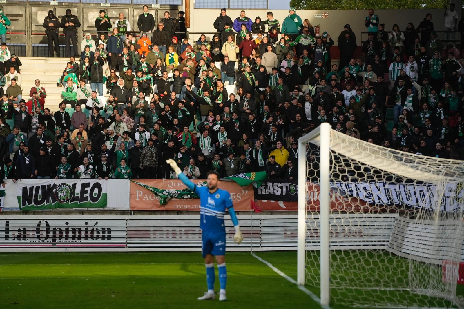 Partido de Copa del Rey entre el Zamora CF y el Racing de Santander en el Ruta de la Plata