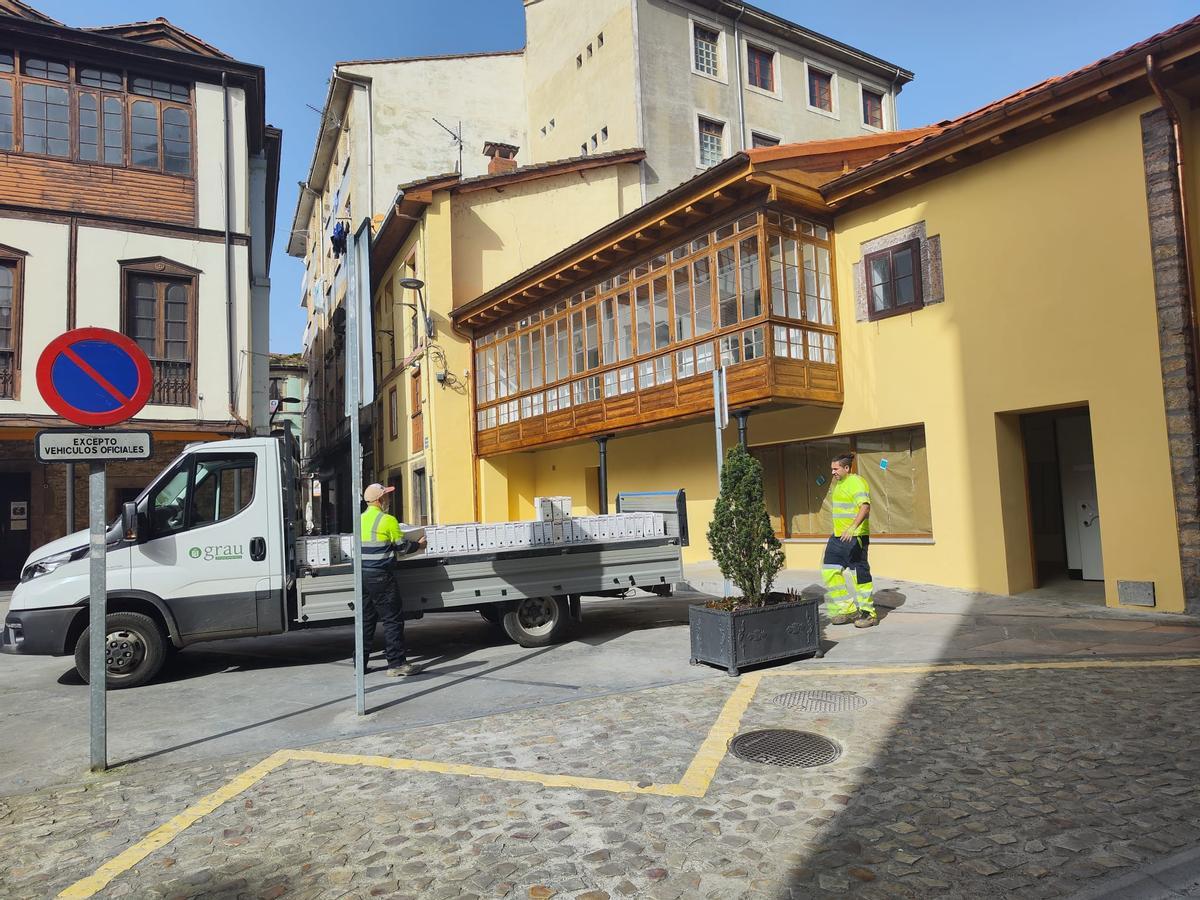 El fondo documental llega a la nueva sede.