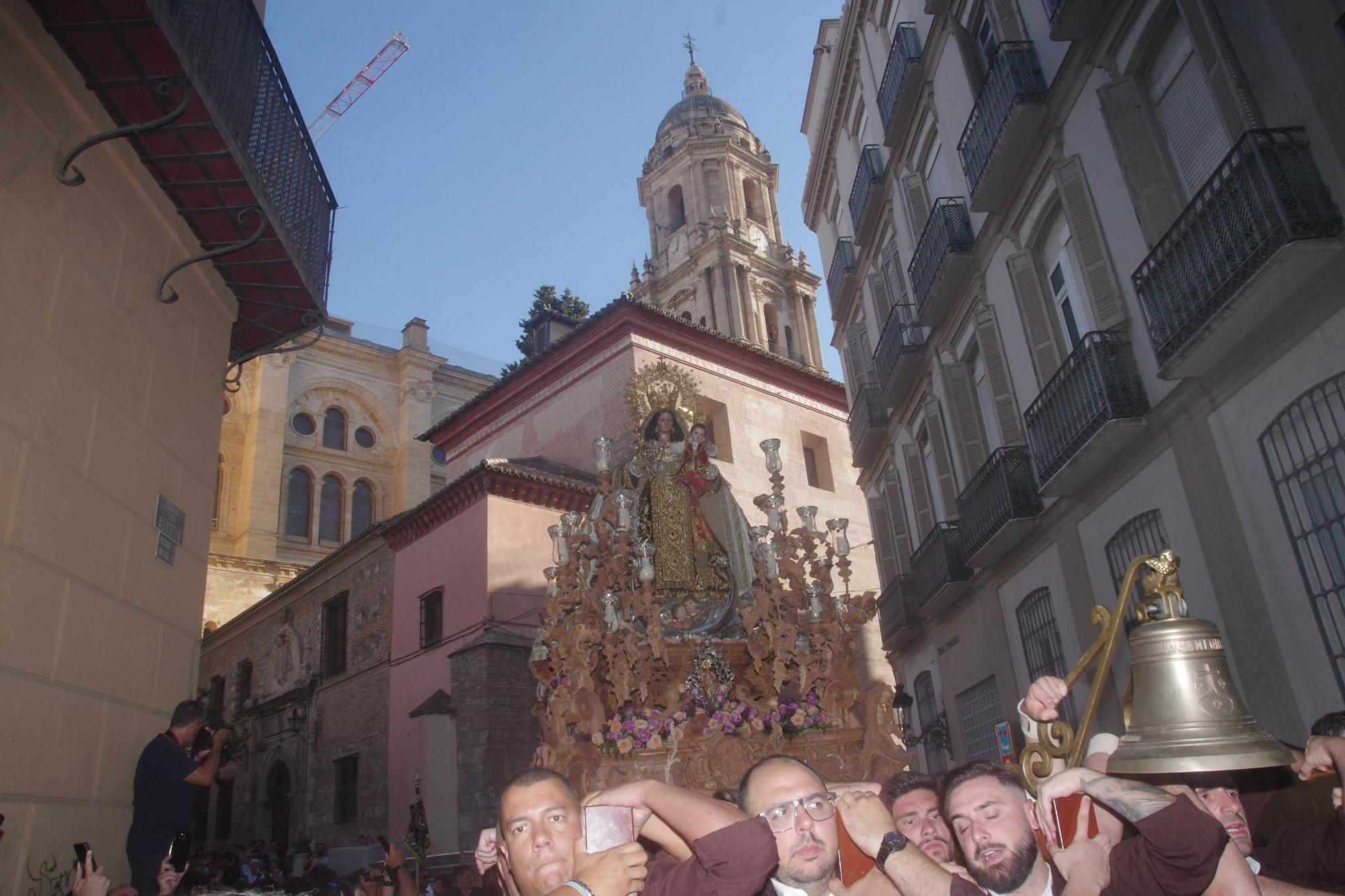 La procesión de la Virgen del Carmen Coronada de El Perchel, en imágenes
