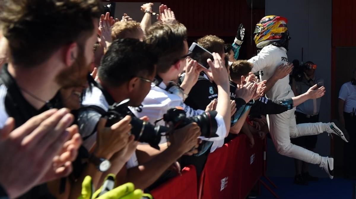 rozas38431234 mercedes  british driver lewis hamilton celebrates winning a170514160005