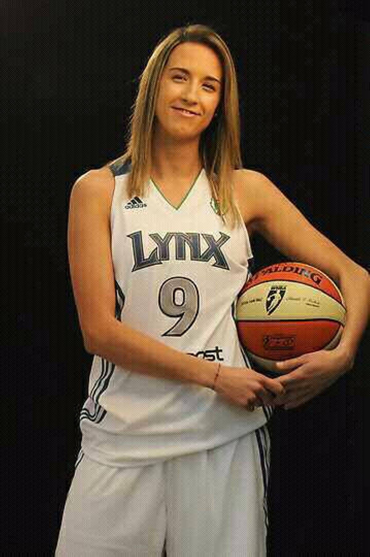 Casas, el 2012, durant la seva estada a les Lynx de la WNBA