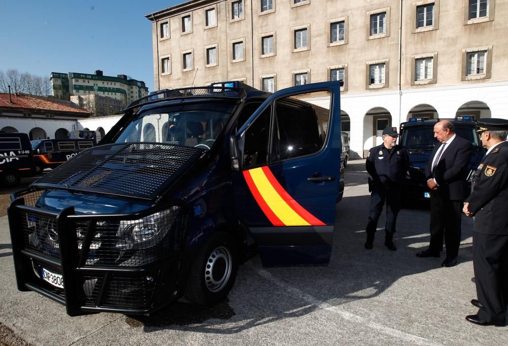 Visita del director general de la Policía a las instalaciones de Buenavista.