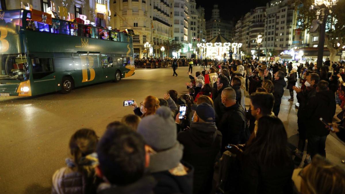 Recepción de los Reyes Magos en València este enero, que provocó aglomeraciones. | M.A. MONTESINOS