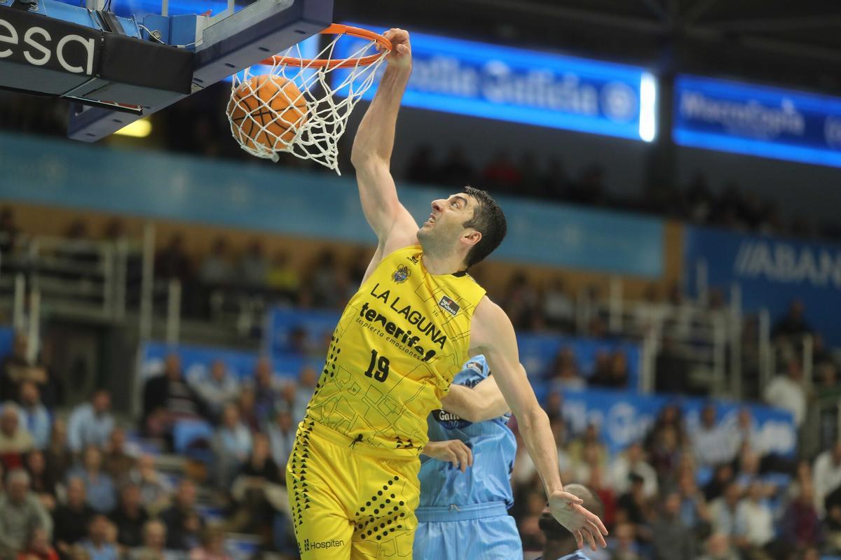 Shermadini machaca la canasta del Breogán.