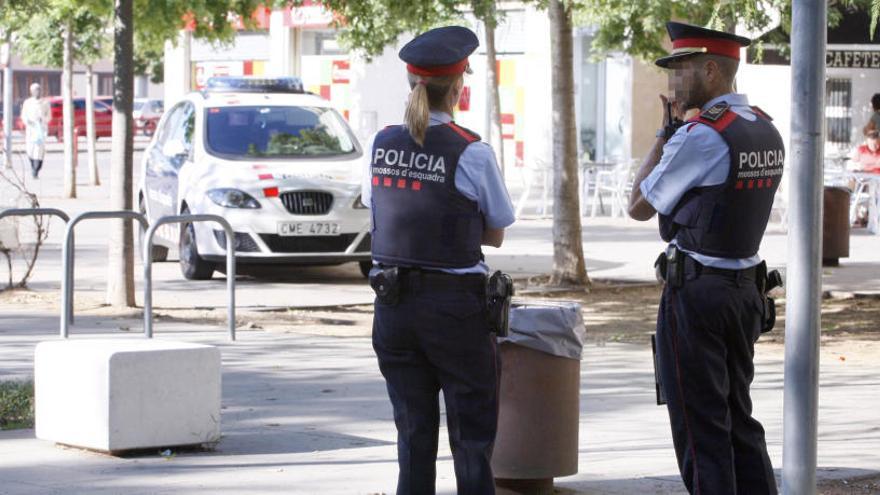 Dos agents, a la zona del succés.