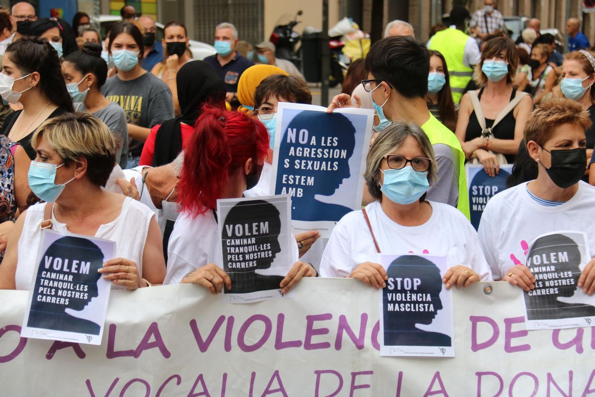 Unes 600 persones es manifesten a Mataró per reclamar més seguretat després d’una agressió sexual