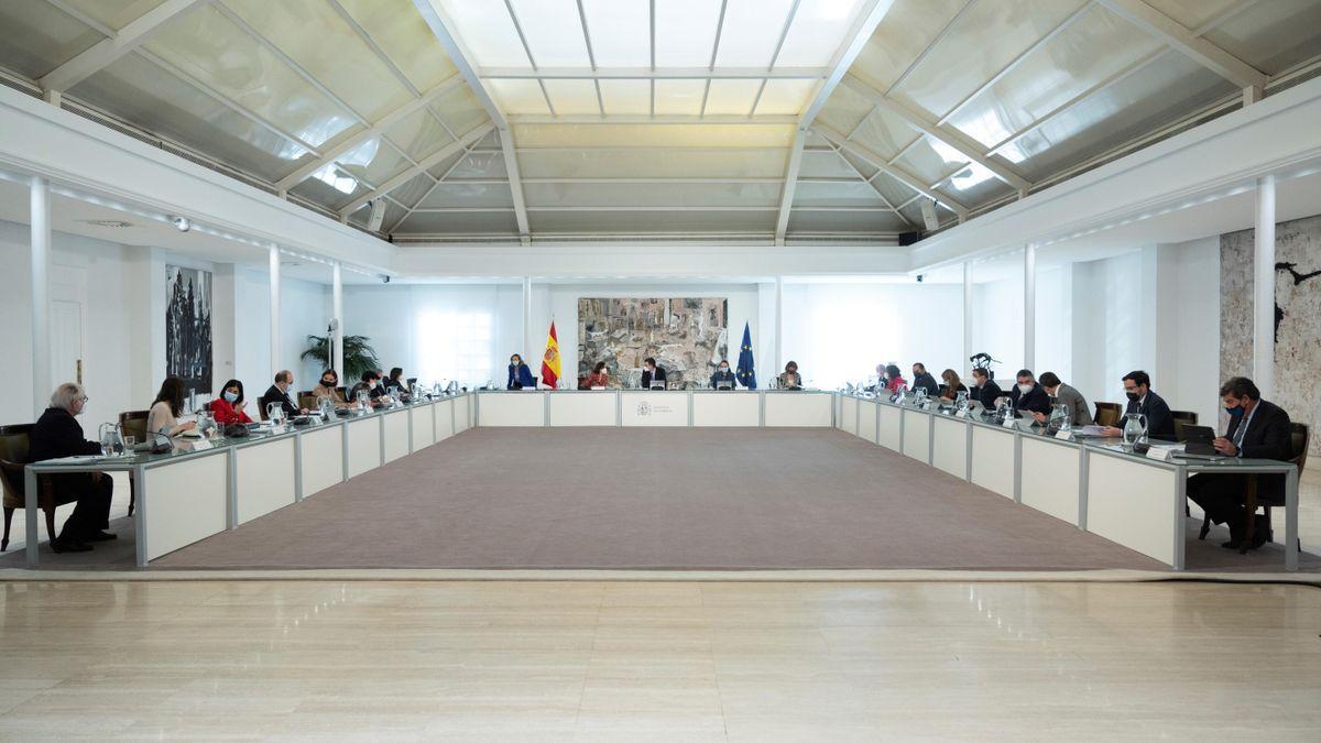 Canarias ve una "buena noticia" el fondo estatal de ayudas aunque admite que llega "un poco tarde"