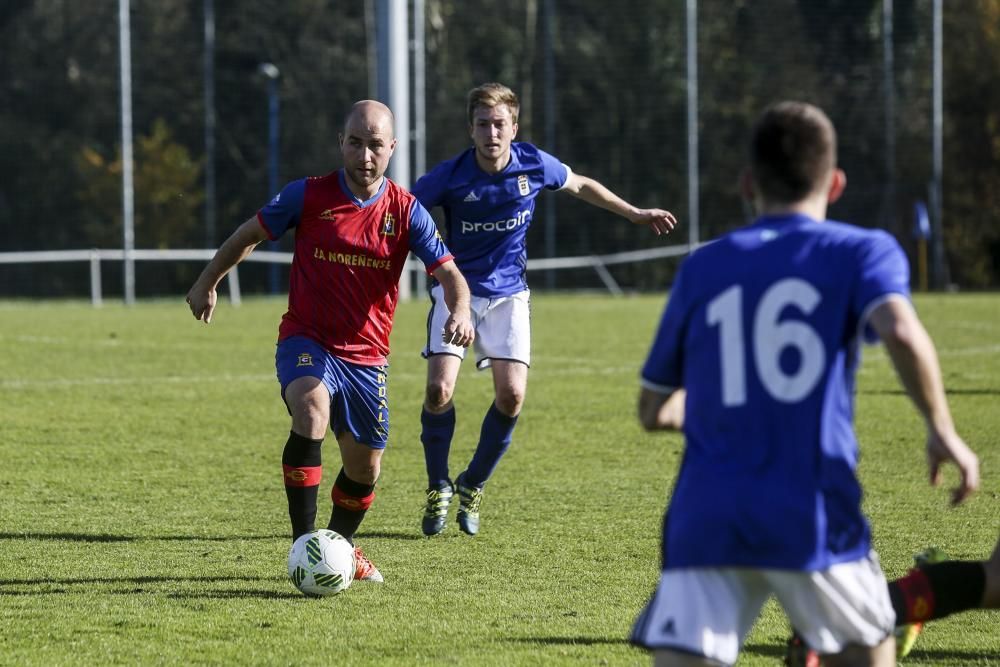 El partido entre el Oviedo B y el Condal, en imágenes