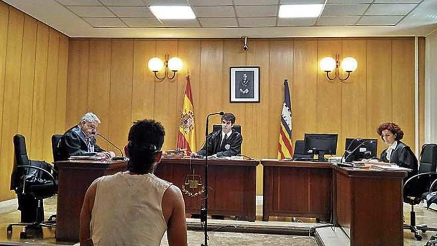 El hombre condenado por abusos sexuales, durante el juicio celebrado en Palma.