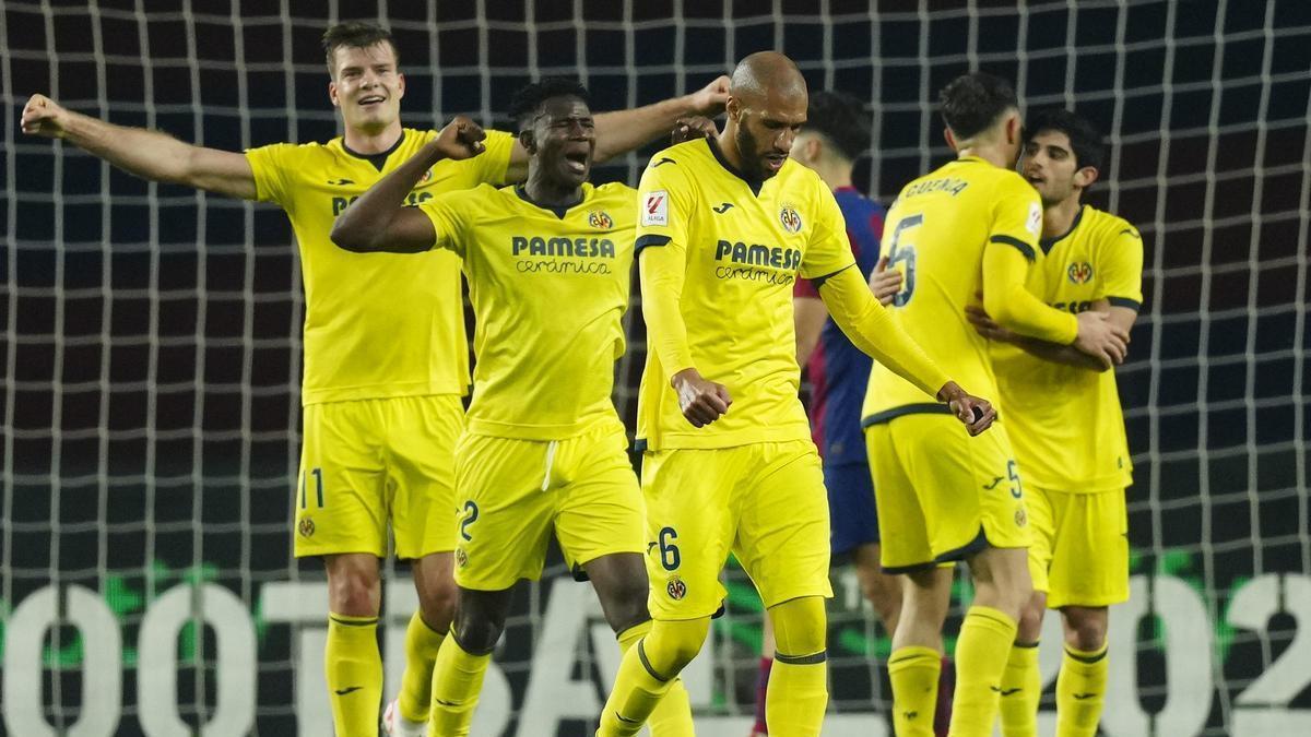 Los jugadores del Villarreal celebran la victoria.