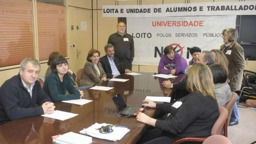 Personal de la Universidade da Coruña protesta contra los recortes de la Xunta