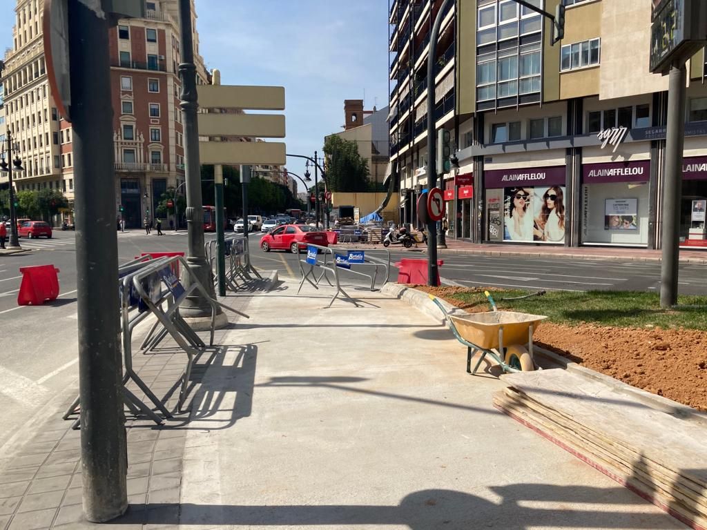 Las obras en la Plaza de España dejan dos carriles libres destino Ademuz