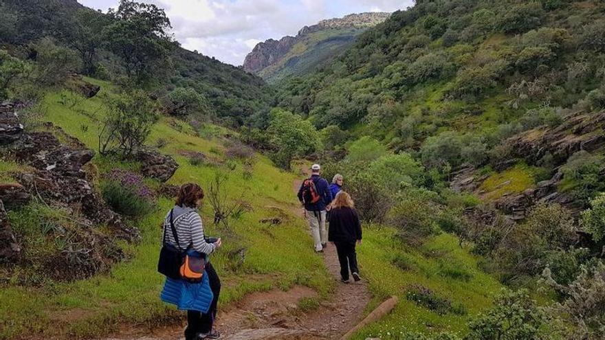 Un plan diferente para el Día de la Madre: la ruta de senderismo perfecta para hacer en familia este domingo