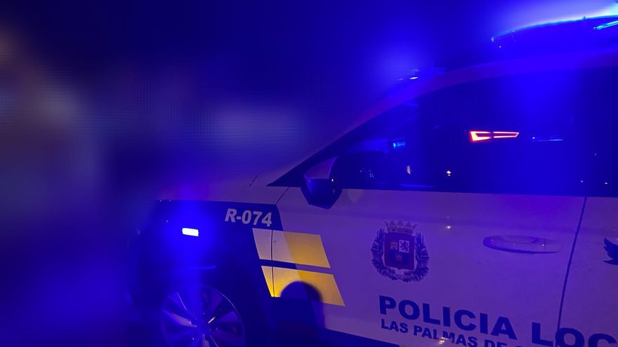 Un motorista circula sin carnet y ebrio en plena noche en Las Palmas de Gran Canaria