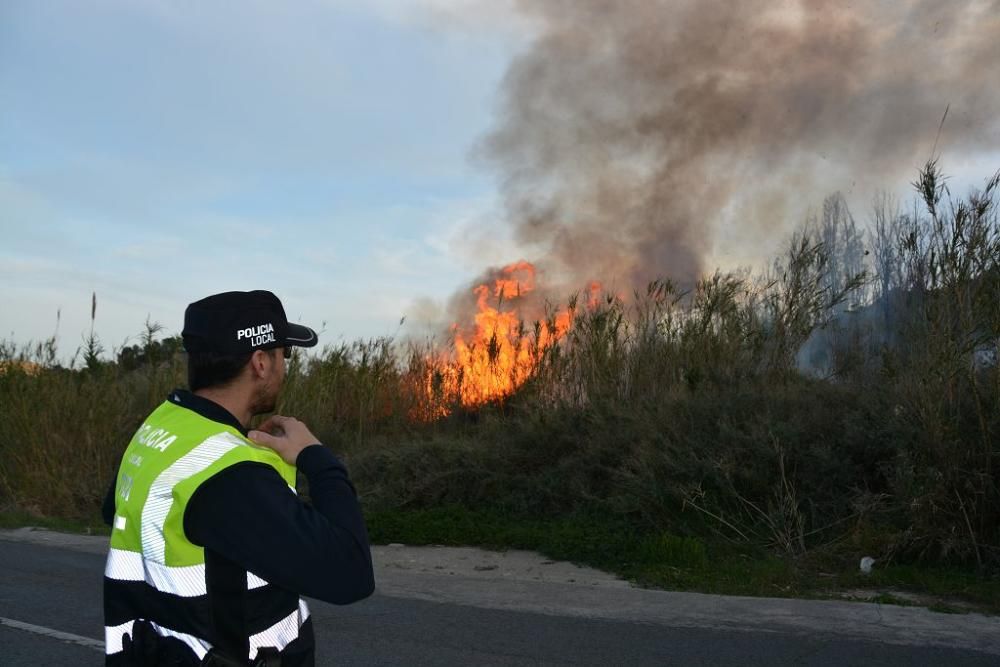 Un incendio en El Menjú devora parte de la vegetación del paraje