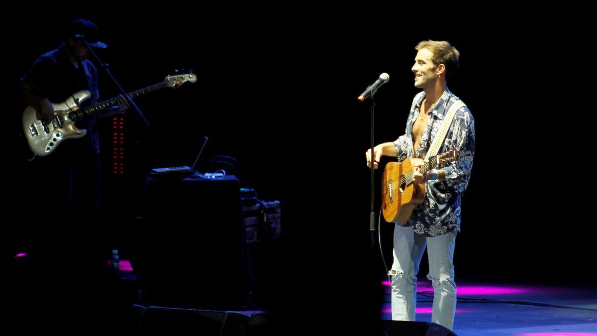 El cantante Álvaro de Luna