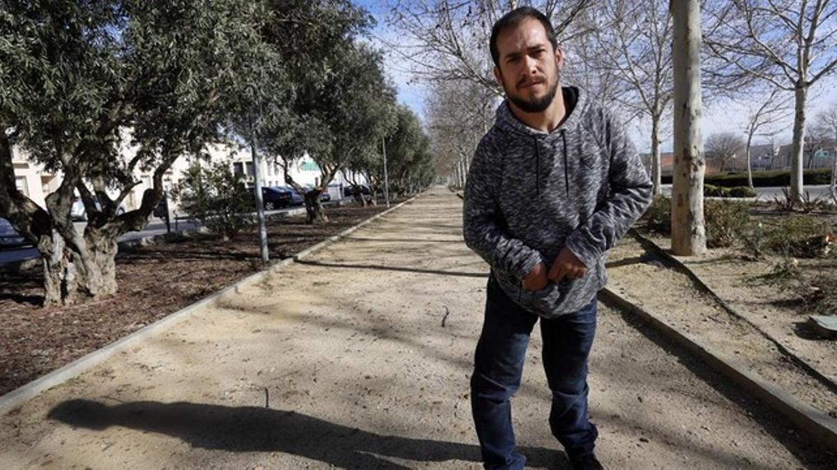 Juan Manuel Montilla, El Langui, en un parque cercano a su casa, en San Martín de la Vega (Madrid).