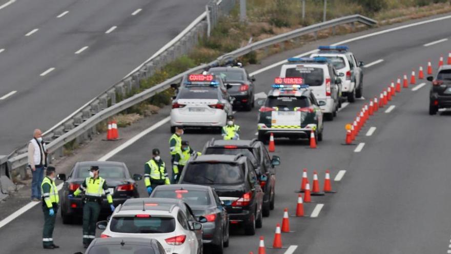 Un control de policía a la salida de Madrid.