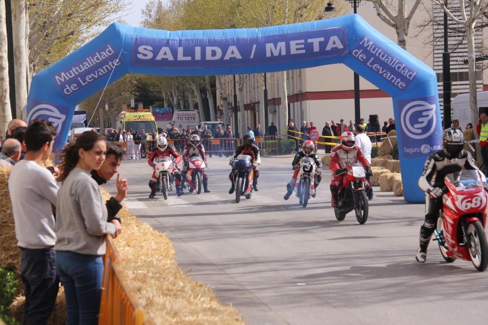 Alcoy acoge una exposición de coches antiguos