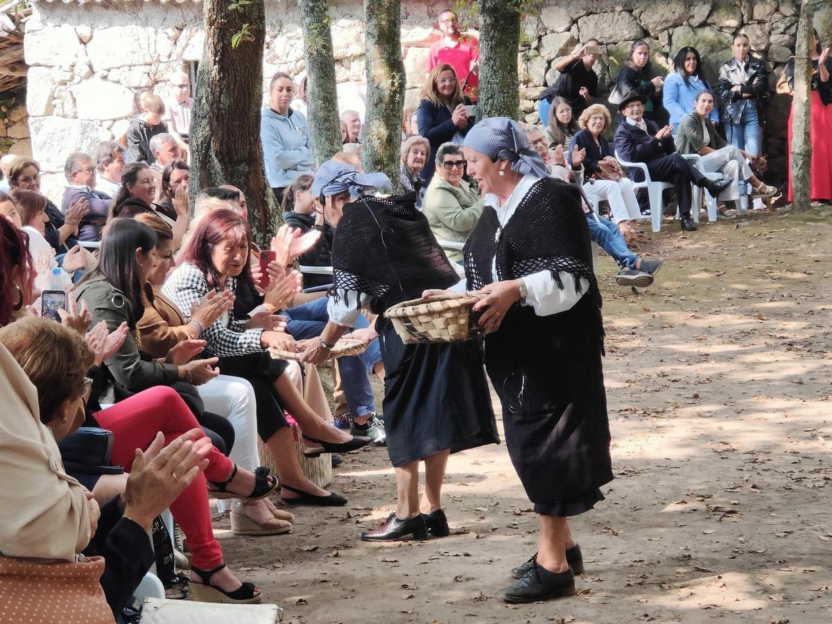Los usuarios de Afamo convierten San Martiño en un puerto pesquero