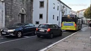 Volve a rutina escolar a Santiago: sen incidencias a primeira hora polo cambio do tráfico na Rúa das Rodas