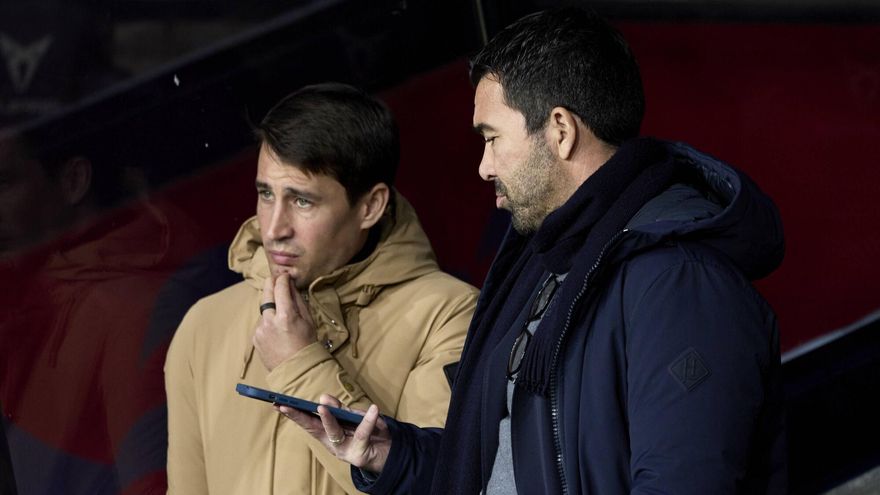 Bojan Krkic con Deco en el Estadi Olímpic Lluís Companys.