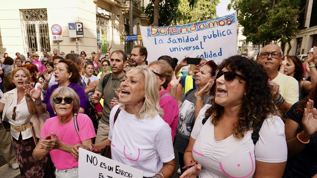 junta1Movilización ciudadana por los fallos en el cribado del cáncer de mama en Málaga el pasado mes de octubre.