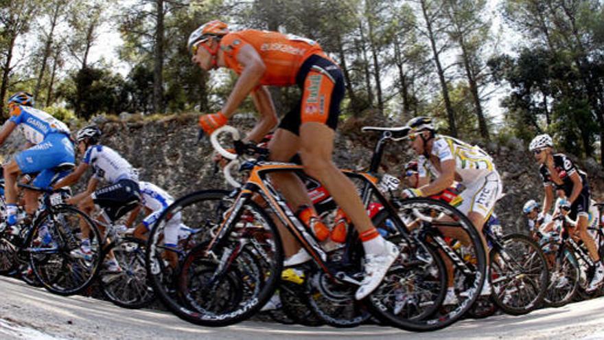 La Vuelta apuesta por la montaña y regresa al País Vasco