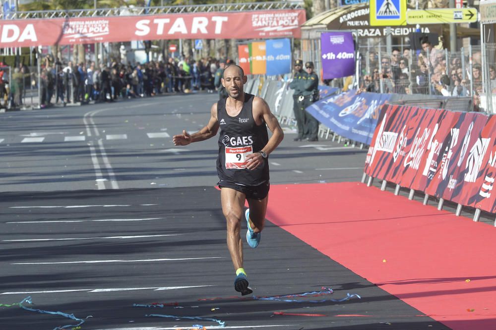 El keniata ha superado al marroquí Hassane Ahouchar con un tiempo de 1:04:29