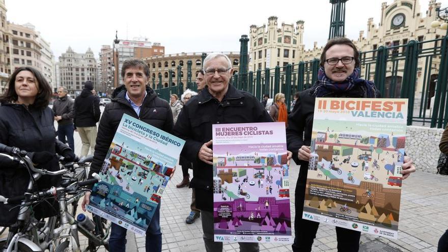 Perico Delgado defiende la bicicleta como elemento transformador de València