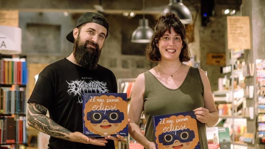 VÍDEO | Edicions Cort regresa con el libro infantil 'El meu primer eclipsi'